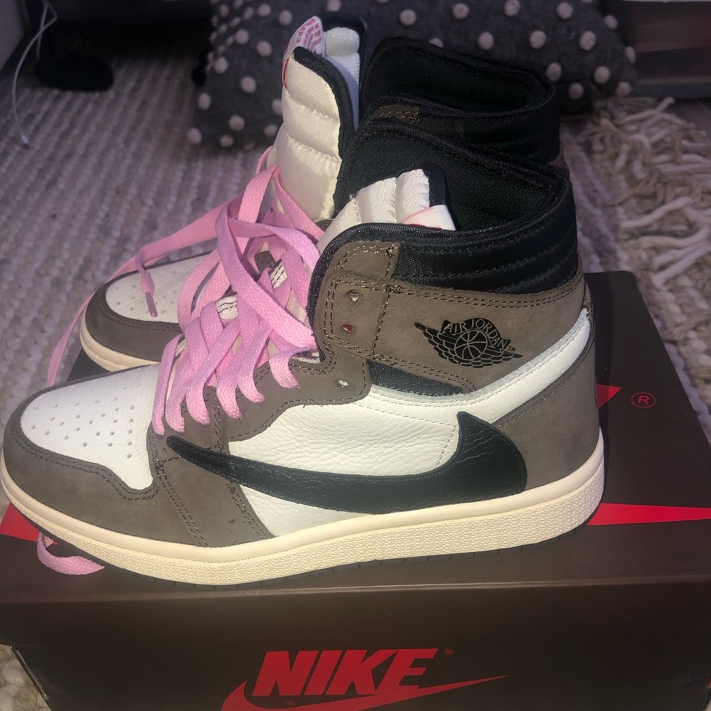 Travis Scott x Air Jordan 1 Retro High OG Mocha
